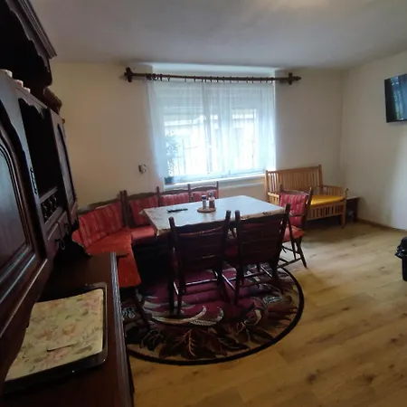 Zeleny Dom 度假居 *